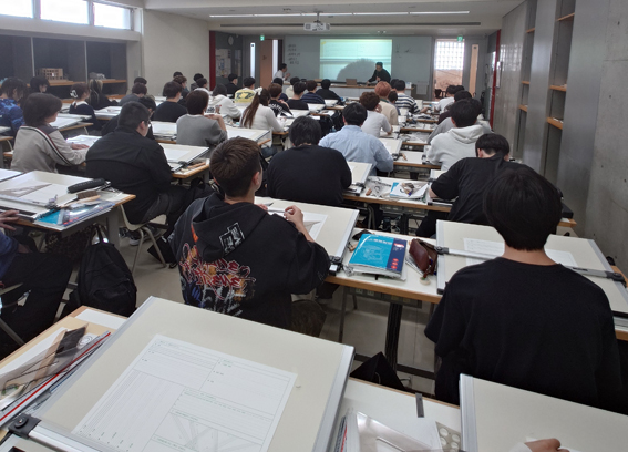 初めての設計製図　建築設計科1年｜キャンパスニュース｜中央工学校（建築・インテリア・土木・機械設計・3DCADを学べる東京の専門学校）