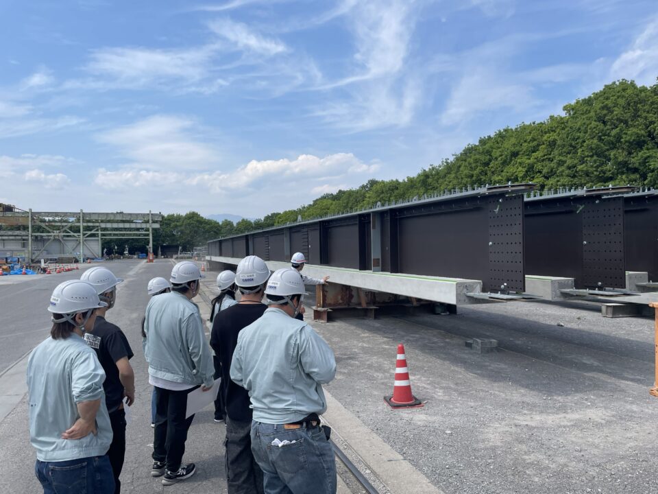 見て、触れて、体感して学ぶ[土木建設科]｜キャンパスニュース｜中央工学校（建築・インテリア・土木・機械設計・3DCADを学べる東京の専門学校）