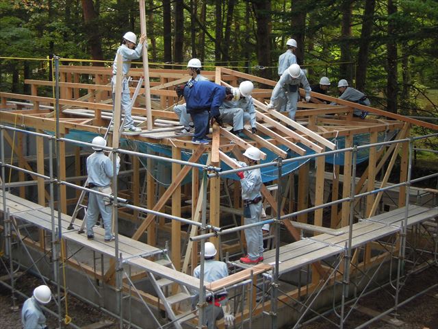 木造建方実習の実施 木造建築科1年 中央工学校
