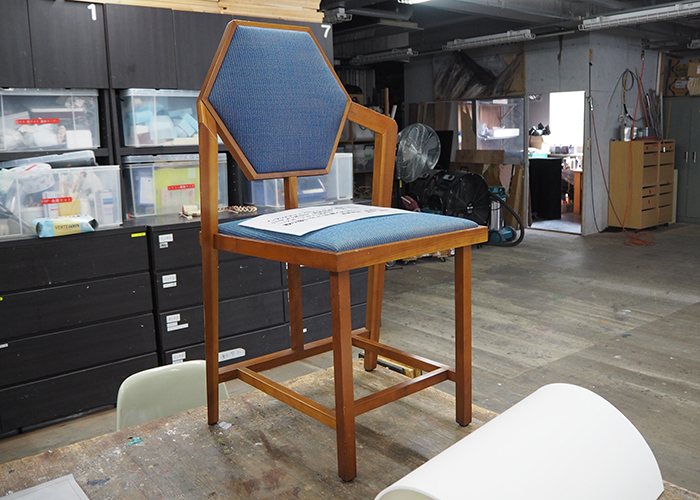 有名な椅子の模型をつくる インテリアデザイン科ファニチュア選択１年生 中央工学校